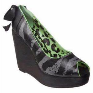 Iron Fist One Hand In The Grave Wedge